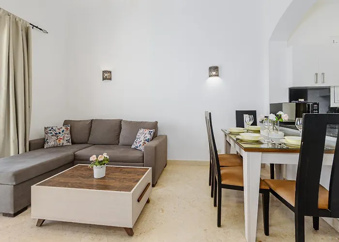 Wonderful With Prime Location & Pool Хургада