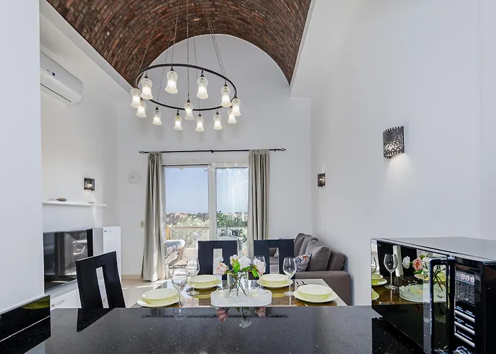 Wonderful With Prime Location & Pool Апартаменты Хургада
